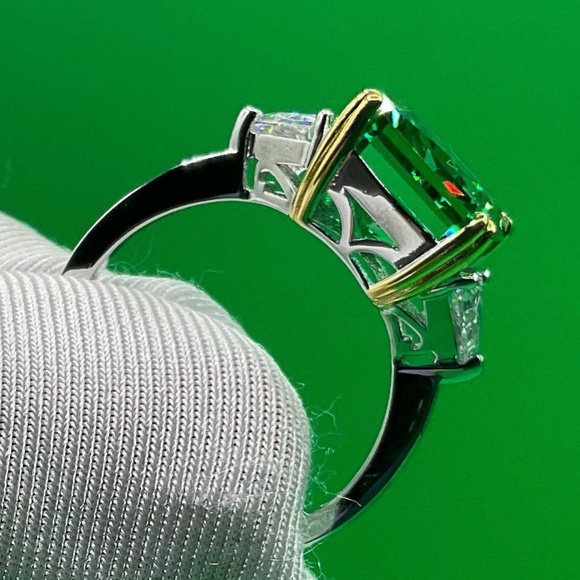 Green Emerald Lab Created Hybrid Diamond Ring - Engagement Ring - Cocktail Ring - Picture 3 of 5